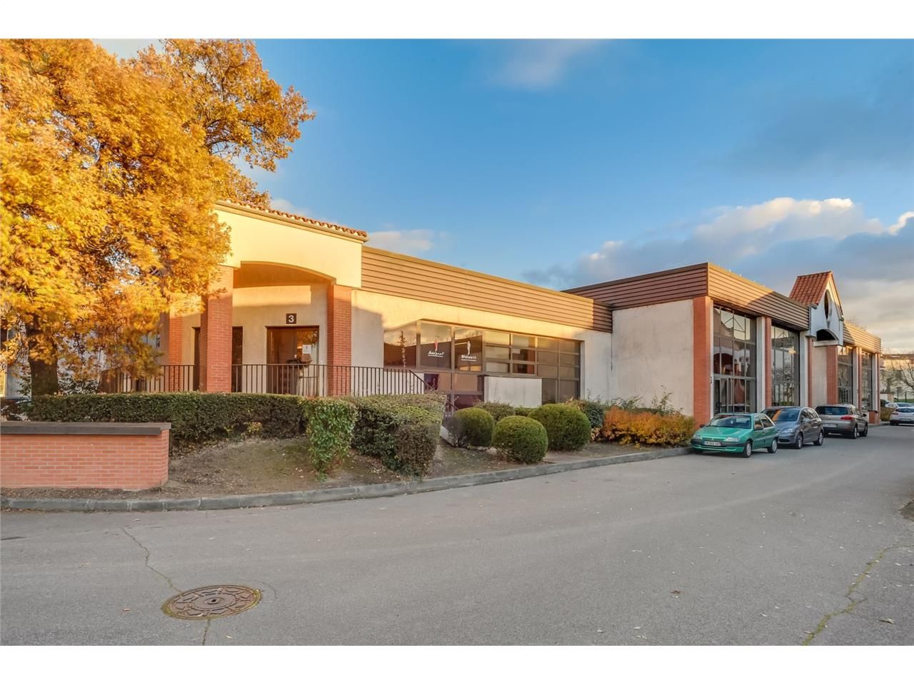 Bureaux à louer à BALMA  dans un ensemble à usage