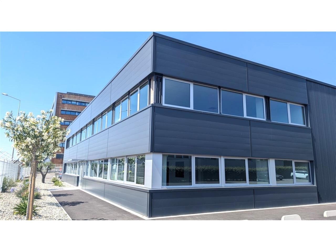 Bureaux neufs à louer à BLAGNAC au coeur de la zo