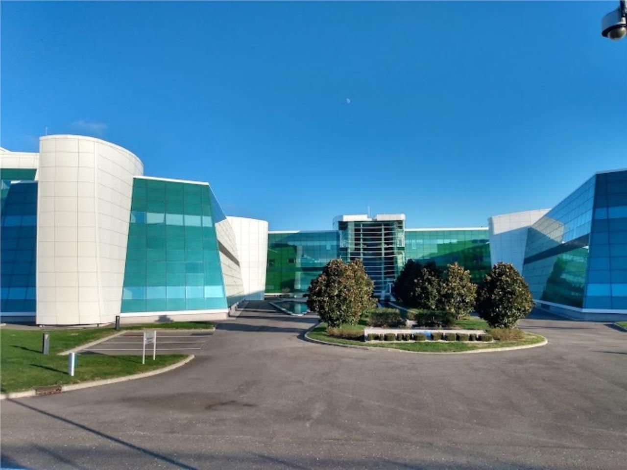 Laboratoires L1 - L2 - GMP et Bureaux à sous-loue