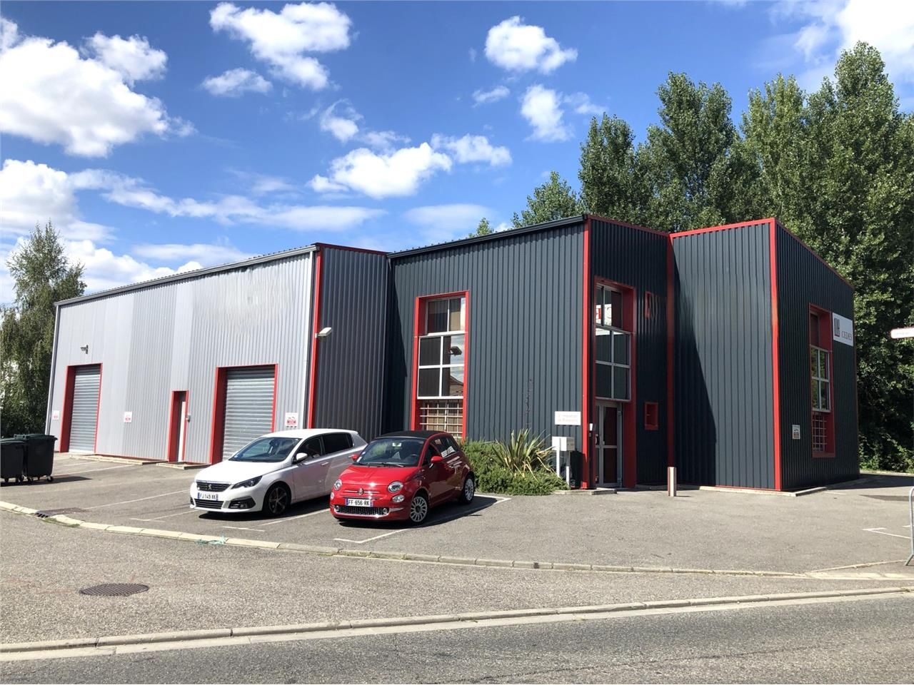 Local d'activité à louer à SAINT-JEAN, à l'Est de