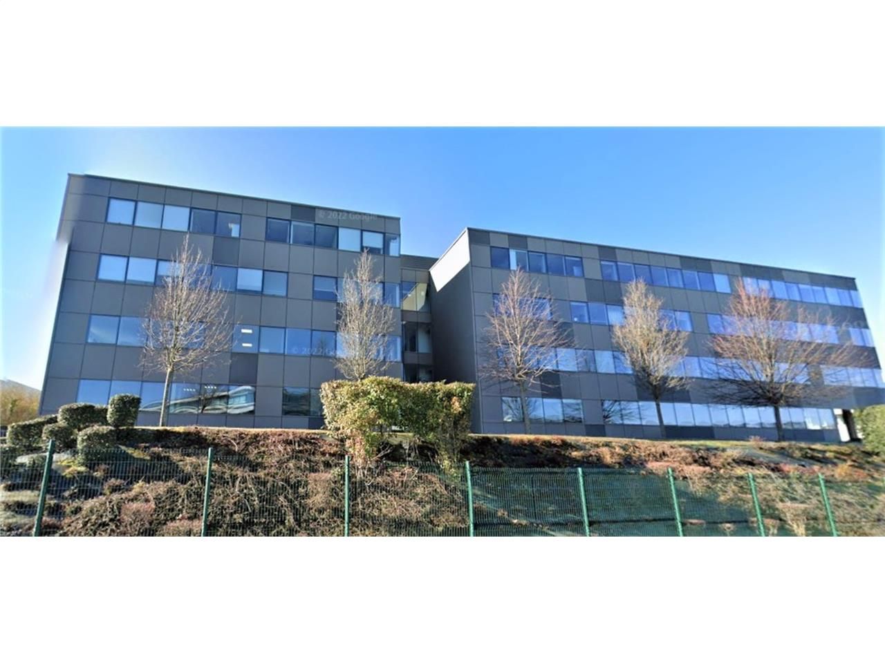 Bureaux à louer à BALMA  dans un immeuble en R+3.