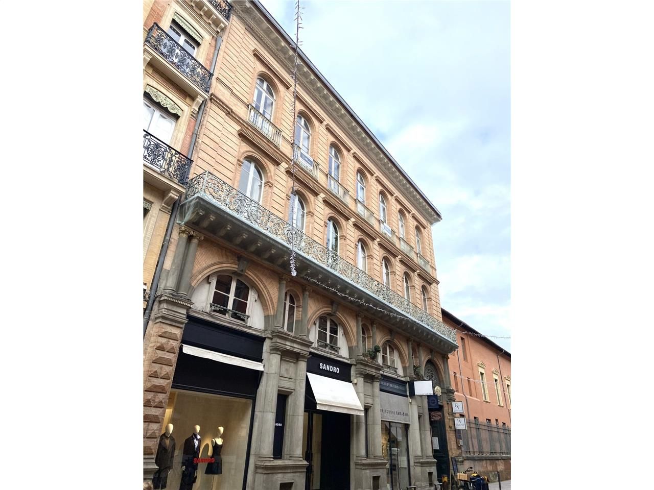 Bureaux à louer dans un bel immeuble situé en hyp