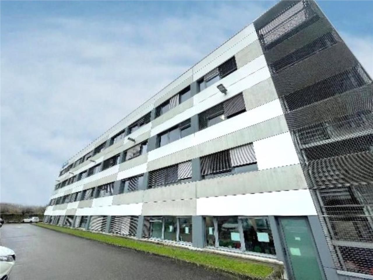 A louer ou à vendre, à proximité immédiate du siè