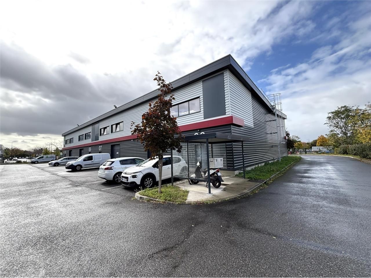 Locaux d'activité avec bureaux à louer à TOULOUSE