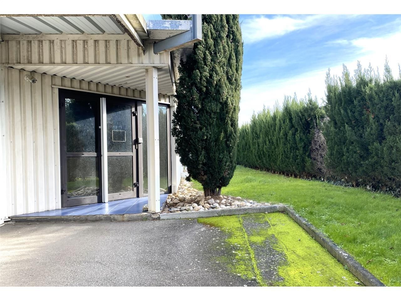 Bureaux à vendre dans un bâtiment indépendant en