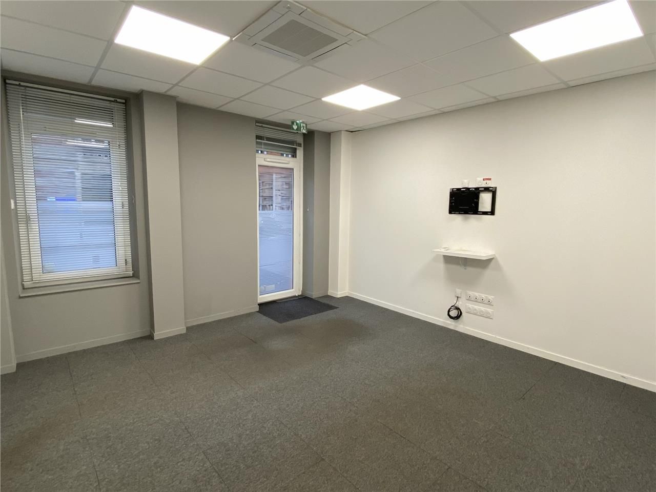 Bureaux à vendre en façade du Boulevard des Récol