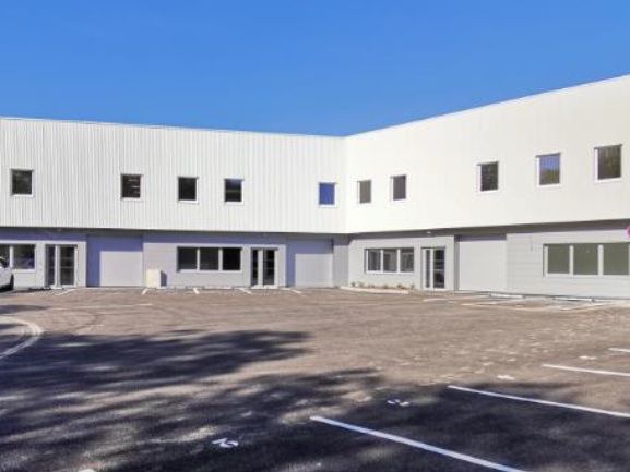 Local d'activité à vendre dans un bâtiment récent