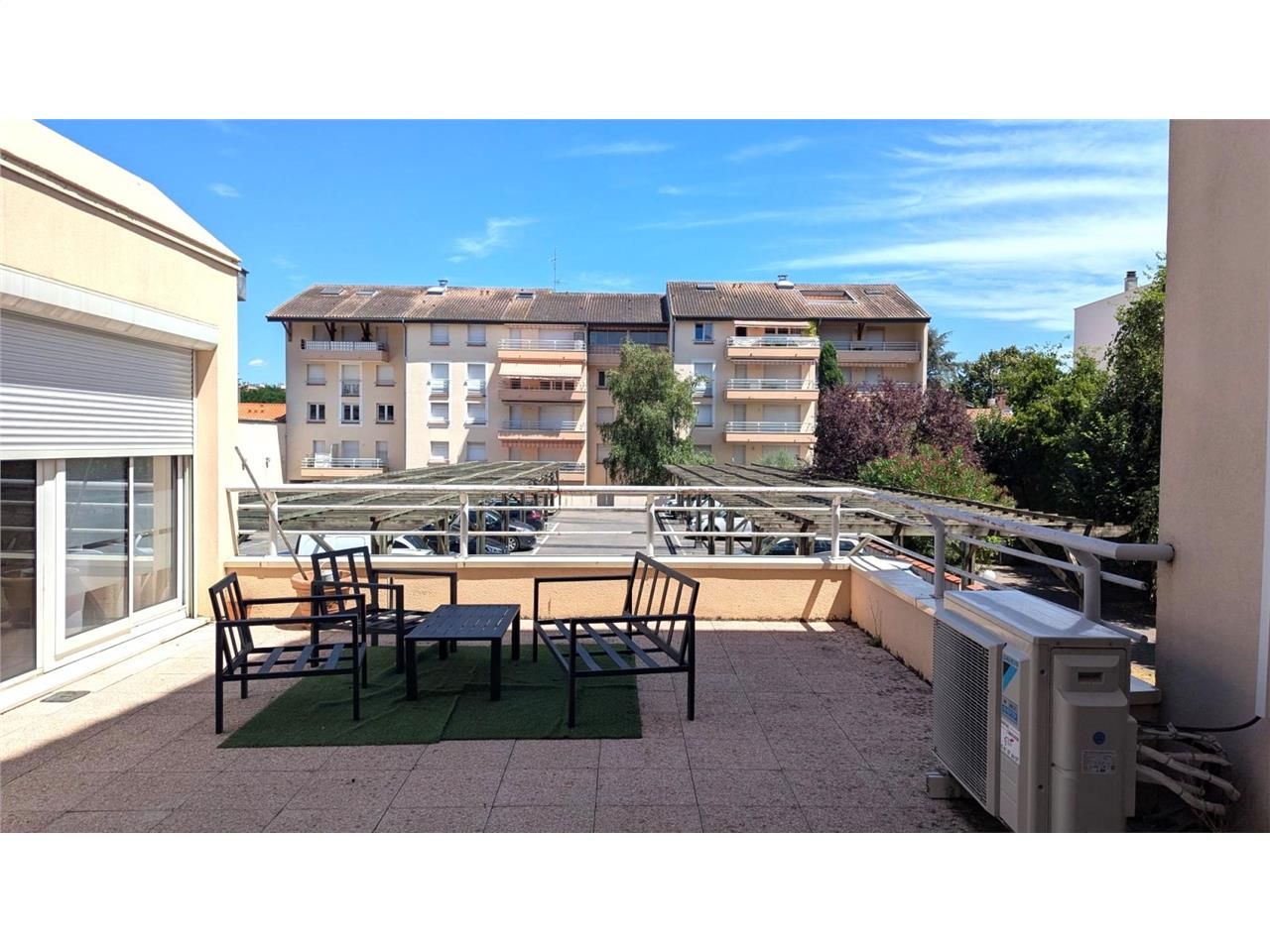 Bureaux à vendre en façade de l'Avenue des Minime
