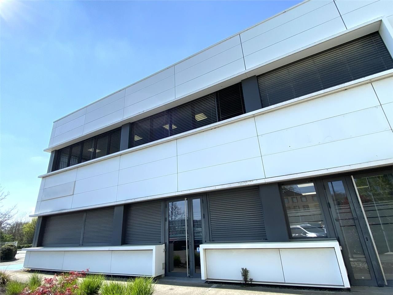 Bureaux à vendre ou à louer à MURET, au coeur de 