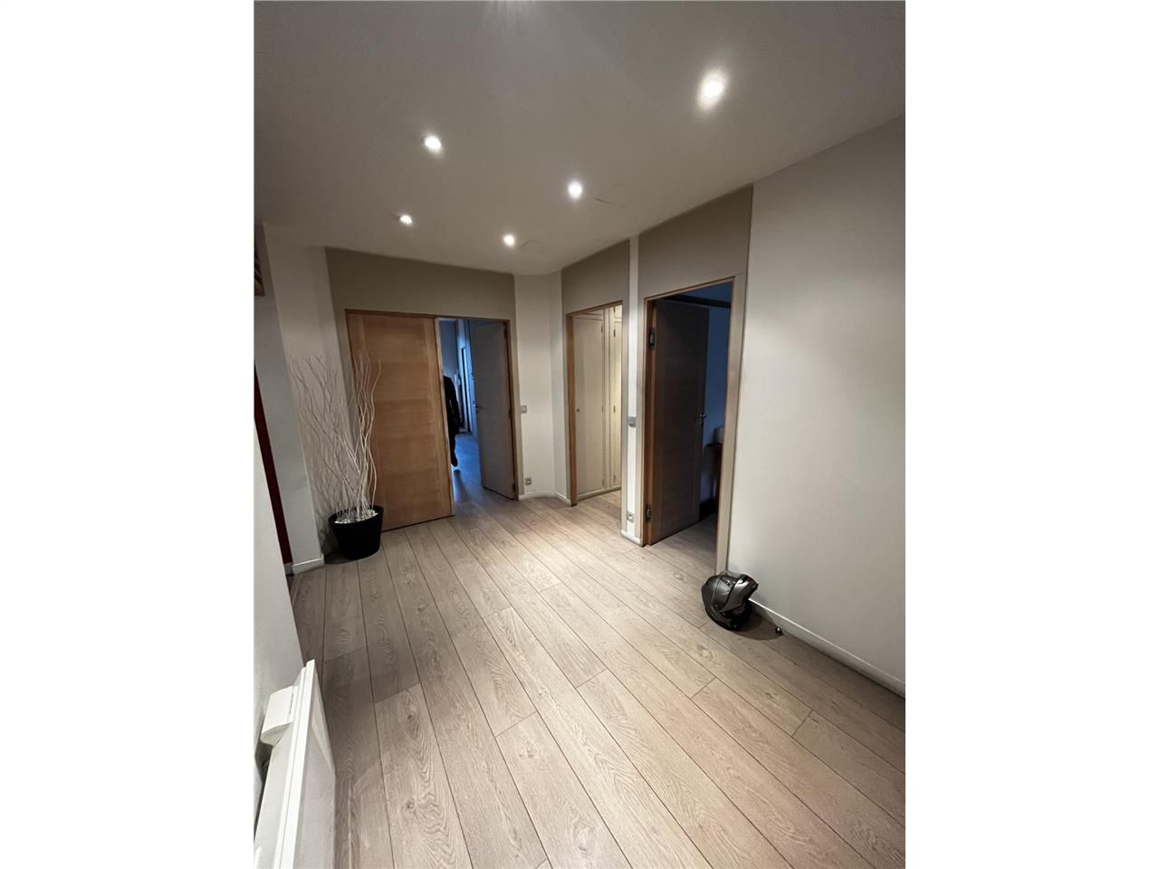 Au pied de l'Etoile, idéalement située, CBRE vous