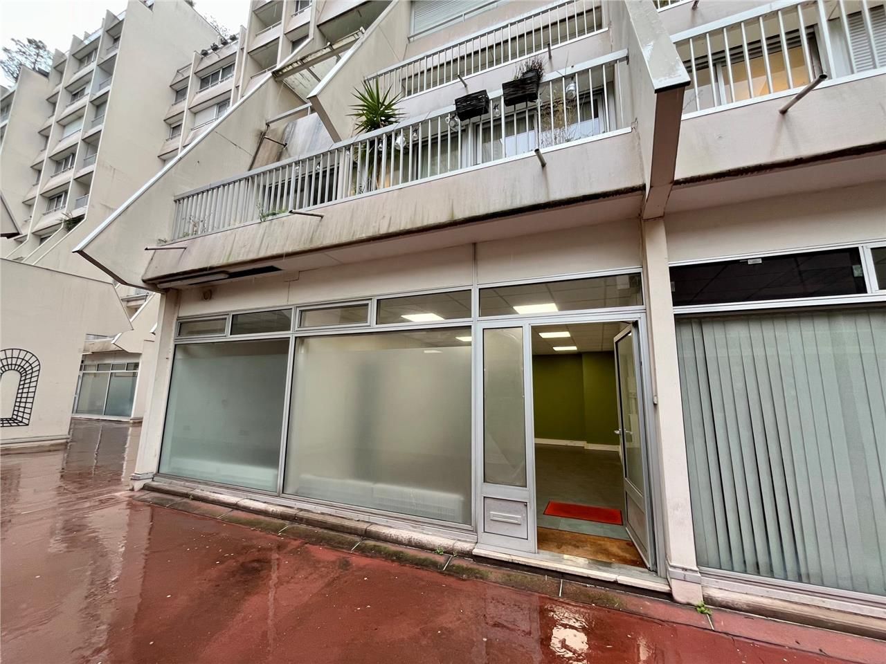 CBRE numéro 1 mondial en immobilier d'entreprise