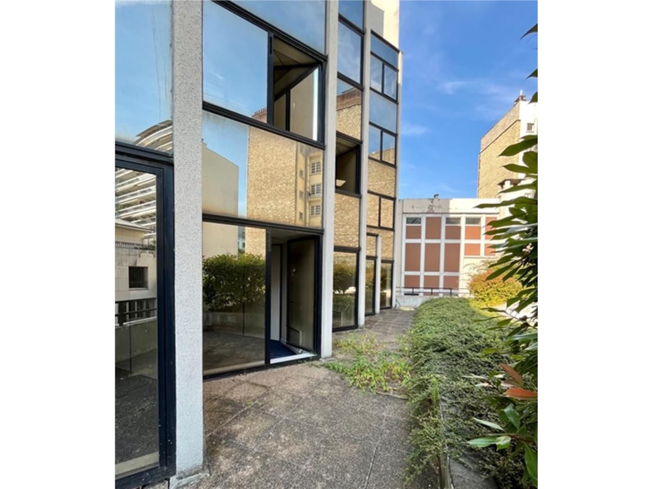 CBRE n°1 mondial en immobilier d'entreprise vous