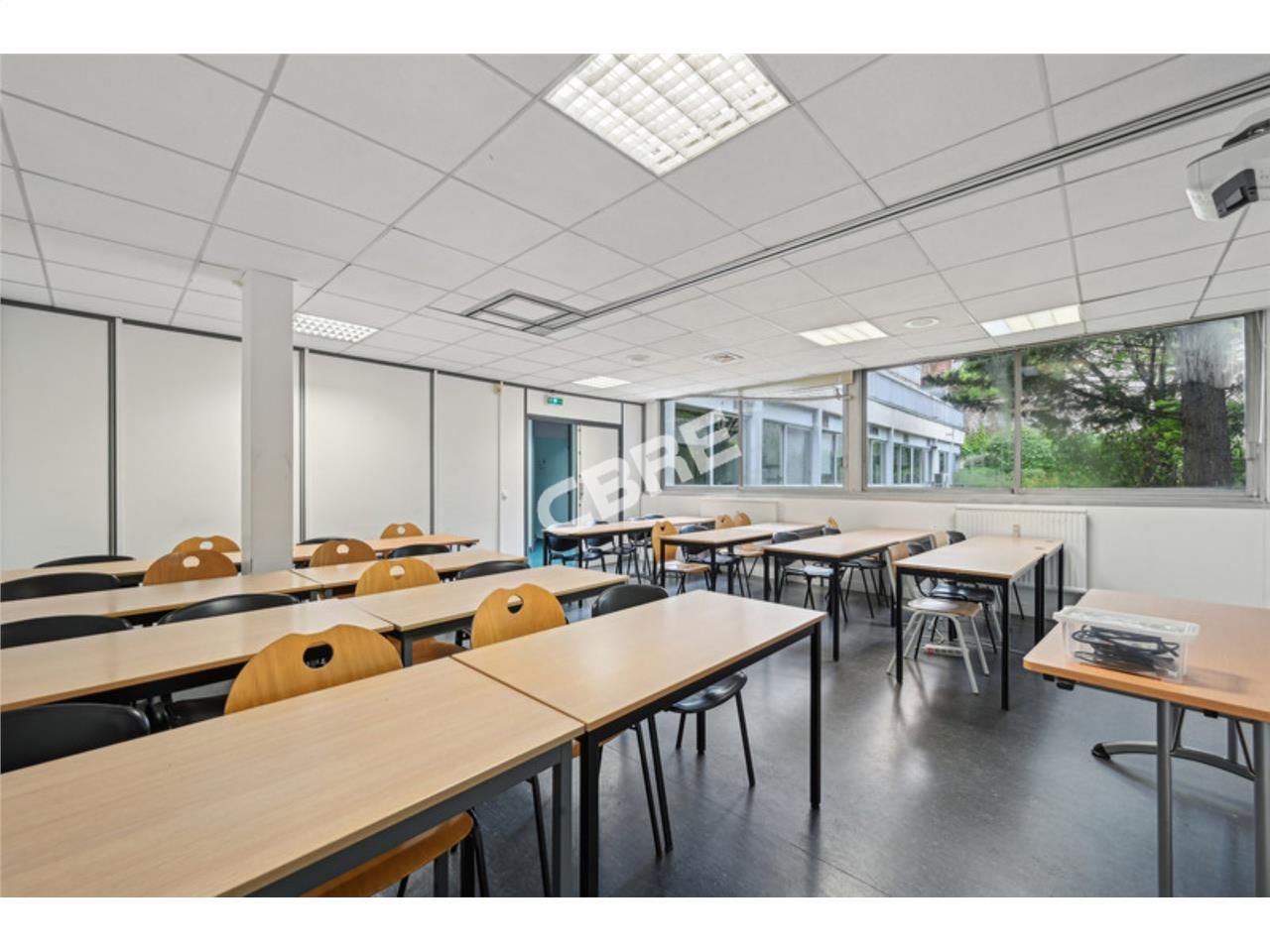 CBRE vous propose d'acquérir des locaux commercia