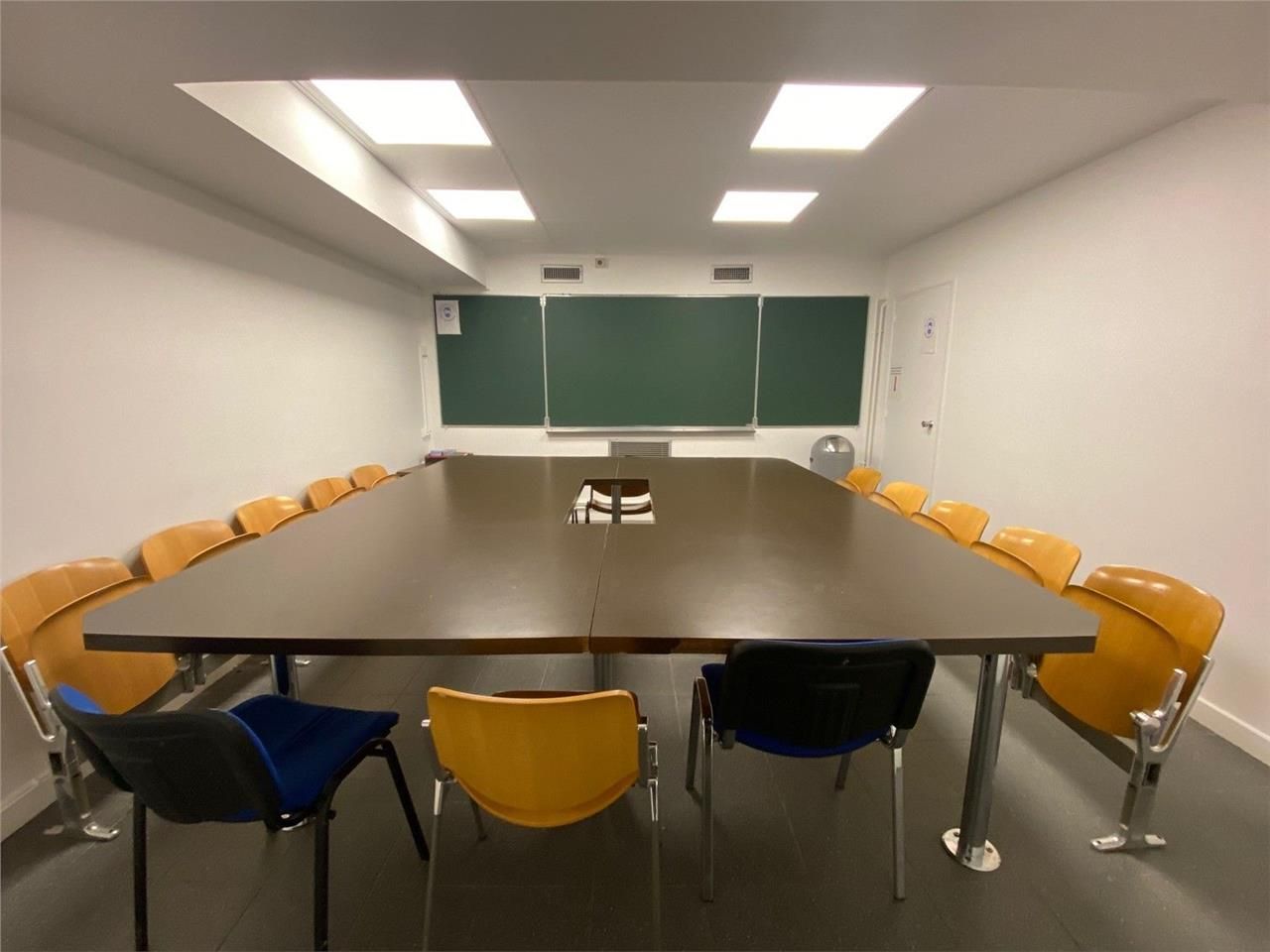 CBRE numéro 1 mondial en immobilier d'entreprise 