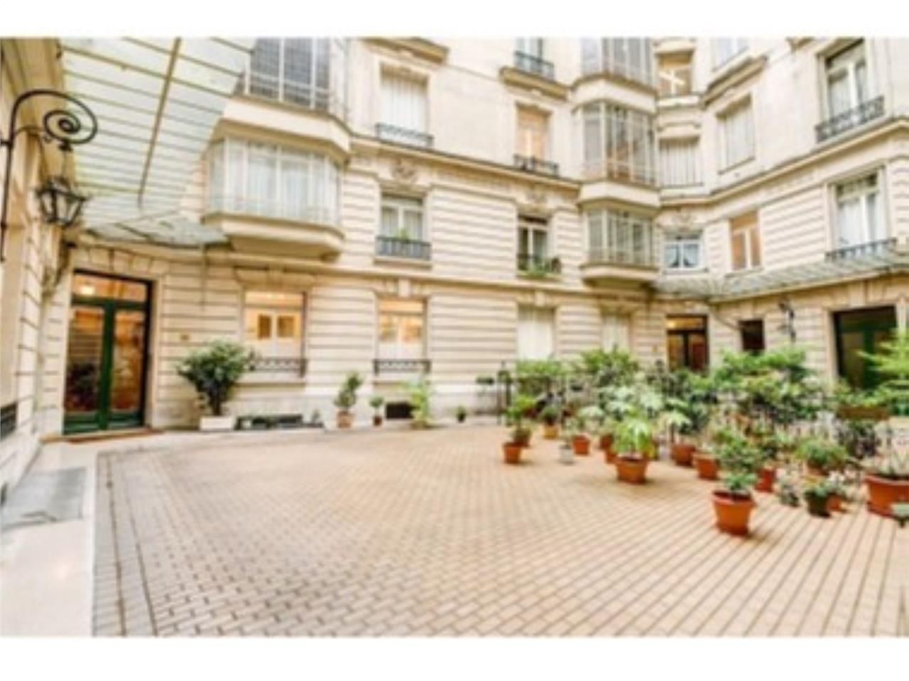 CBRE numéro 1 mondial en immobilier d'entreprise 