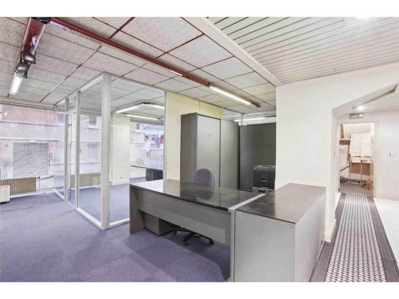 Au pied de la ligne 14 et du RER C, à proximité i