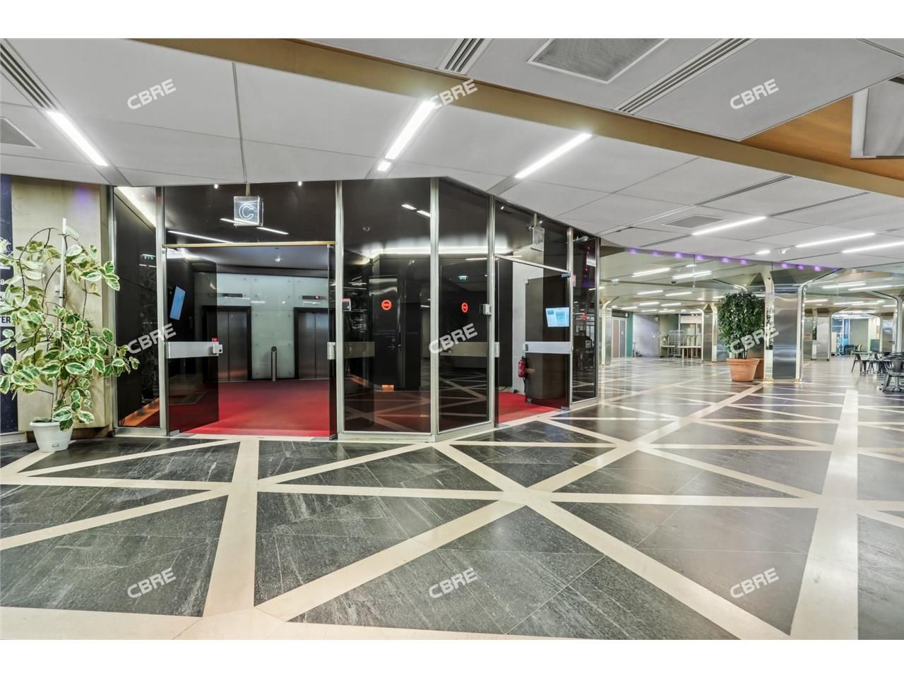 CBRE numéro 1 mondial en immobilier d'entreprise