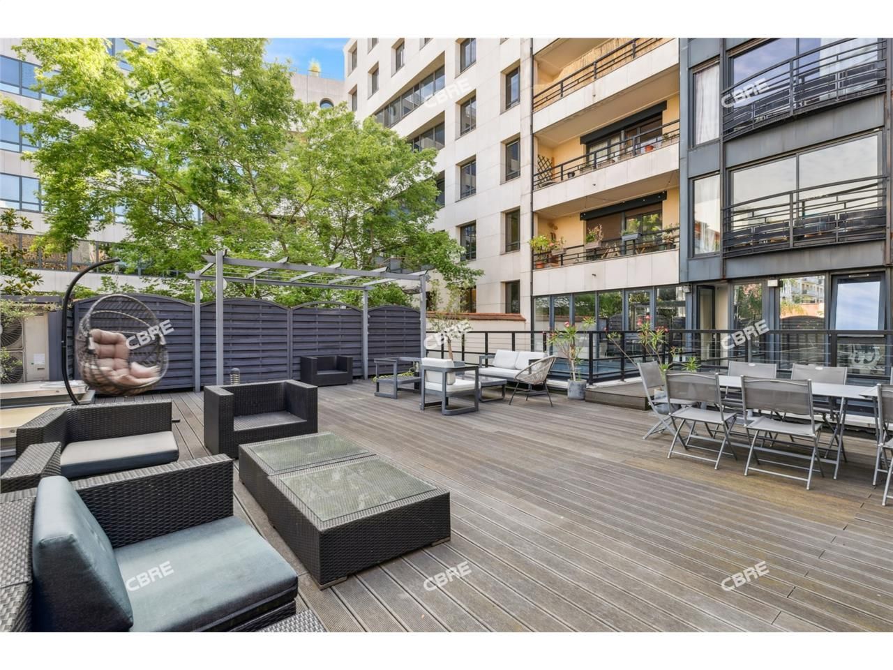 CBRE numéro 1 mondial en immobilier d'entreprise 