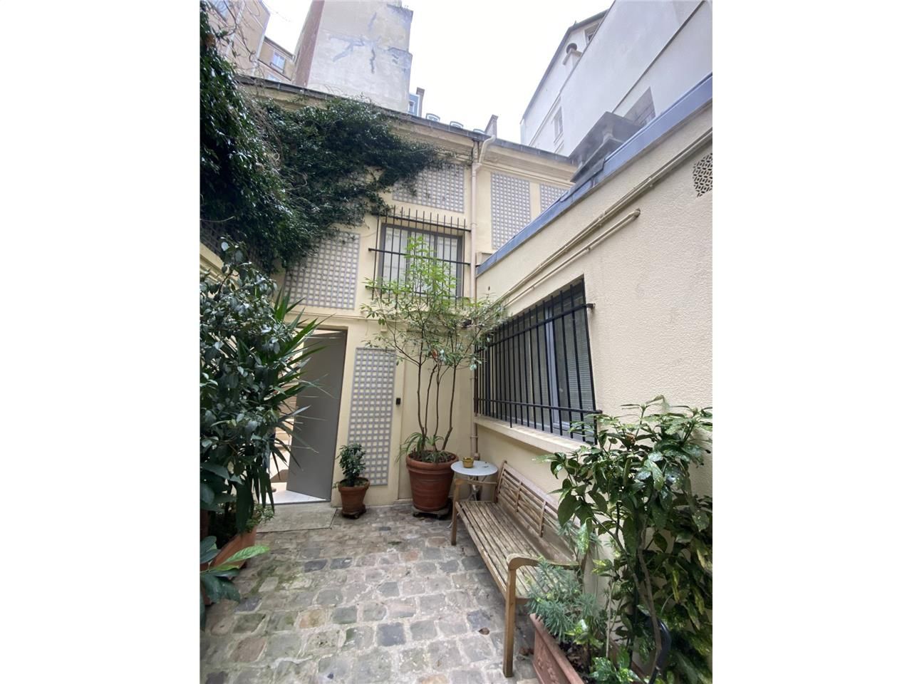 CBRE vous propose à la vente un Immeuble indépend