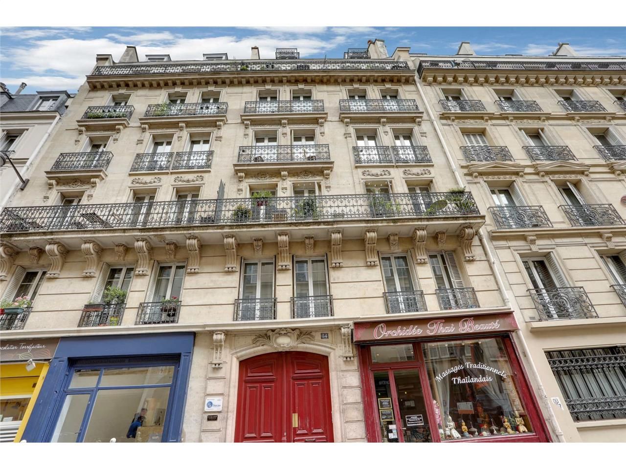 CBRE vous propose, au coeur d'un quartier animé, 