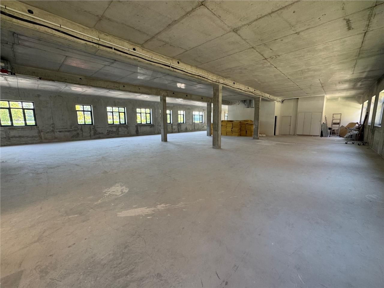 CBRE vous propose à louer, un bâtiment indépendan