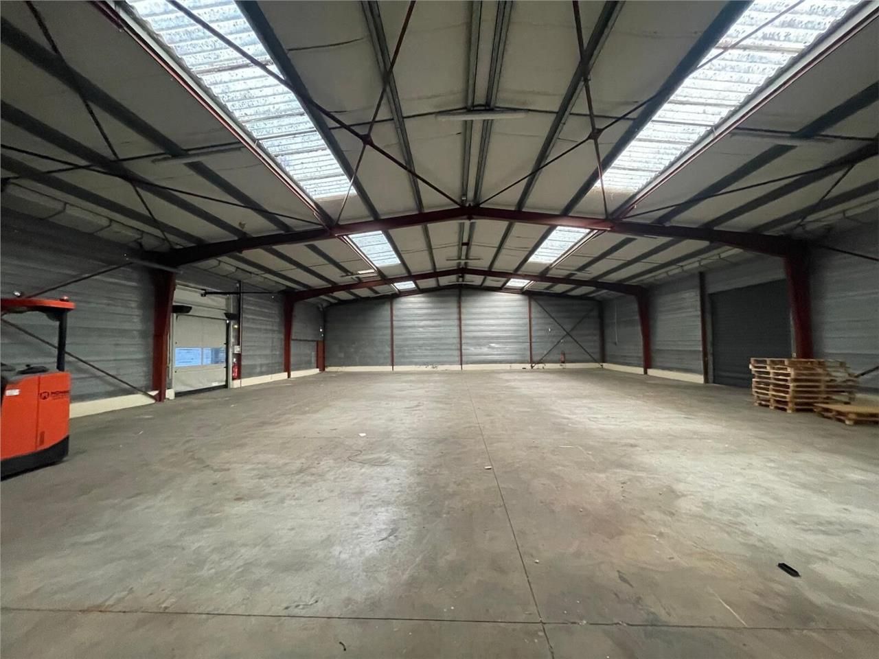 CBRE vous propose à louer un bâtiment indépendant