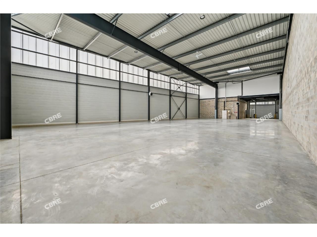 LOGISTIQUE URBAINE - CBRE vous propose à louer, d