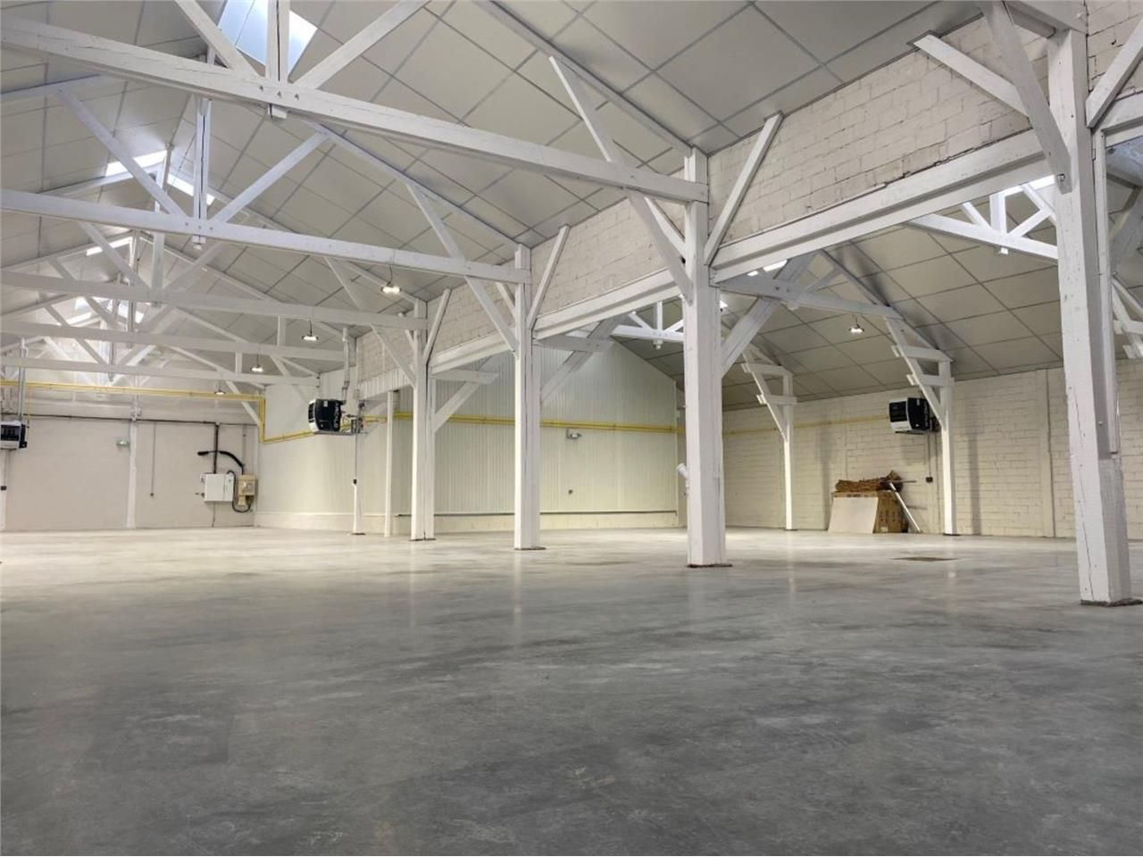 LOGISTIQUE URBAINE - CBRE vous propose à vendre, 