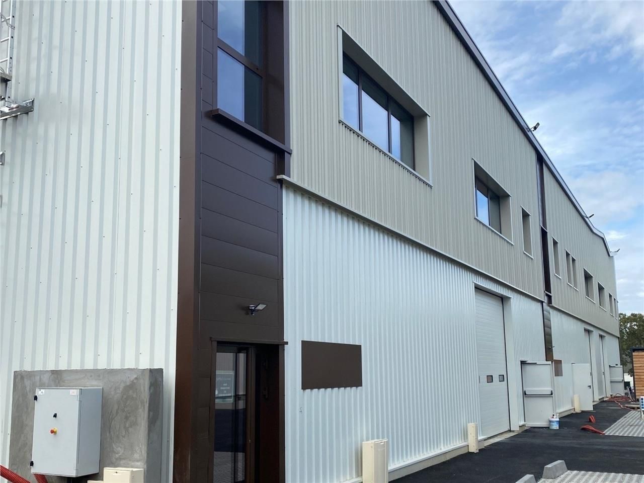 CBRE vous propose à louer, un bâtiment d'activité