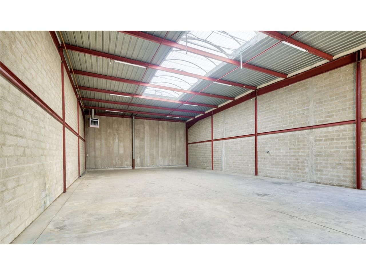 CBRE vous propose à louer un entrepôt/local d'act