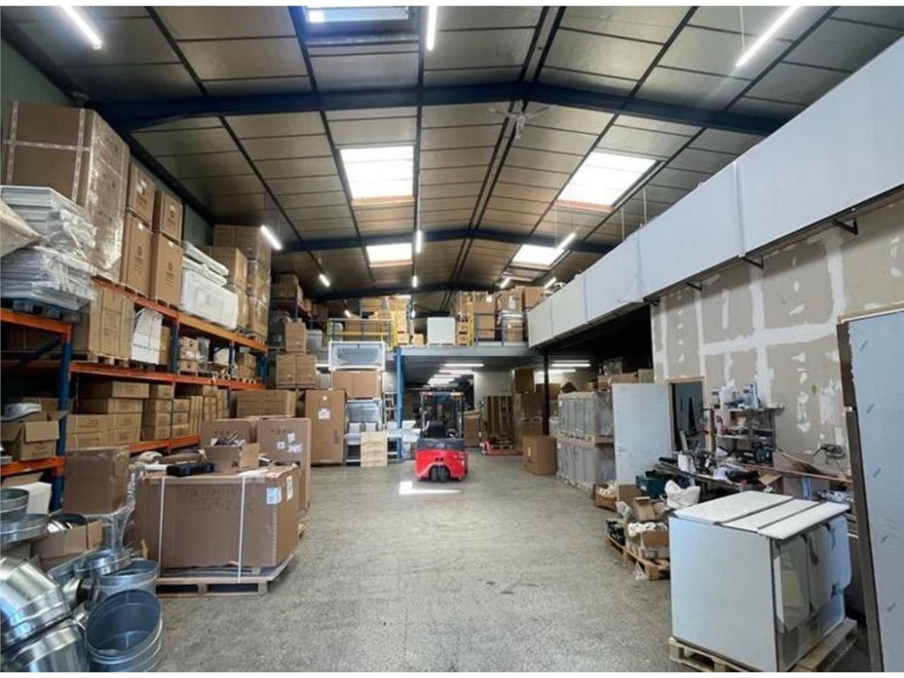 CBRE vous propose à louer, une cellule de stockag