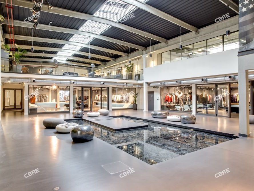 CBRE vous propose à louer, un immeuble indépendan