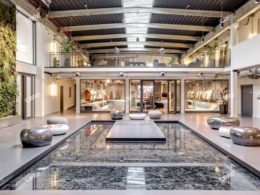 CBRE vous propose à louer, un immeuble indépendan