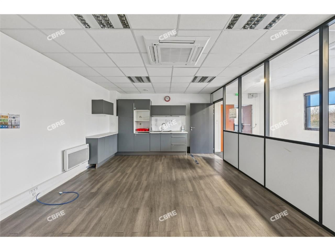 CBRE vous propose à louer, une cellule d'activité