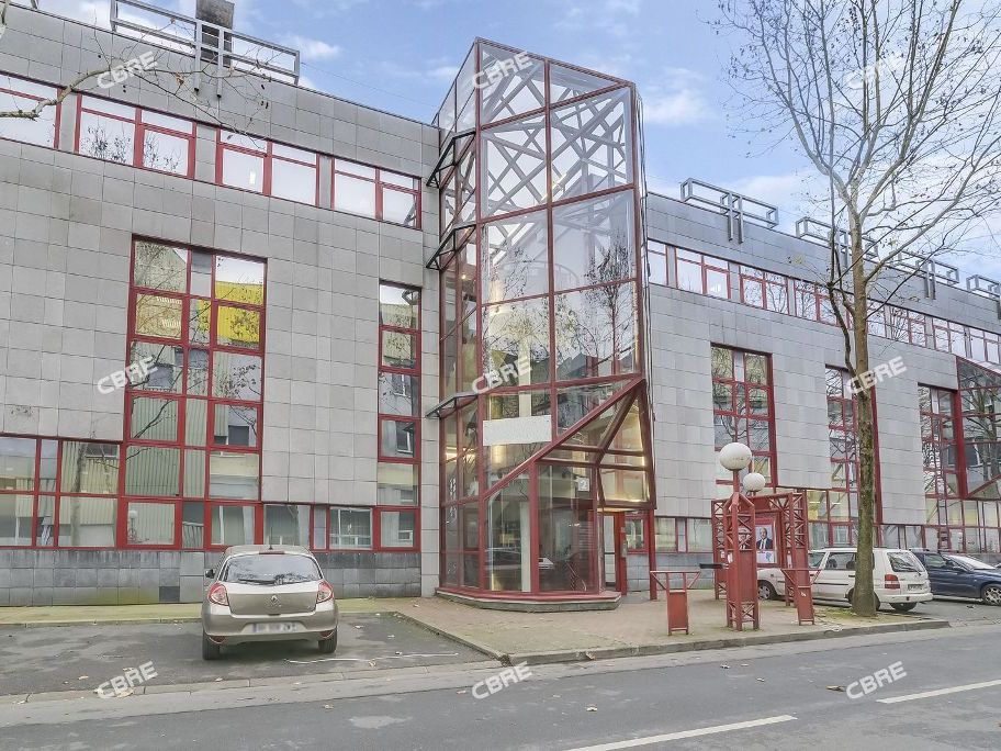 LOGISTIQUE URBAINE - CBRE vous propose à louer, d