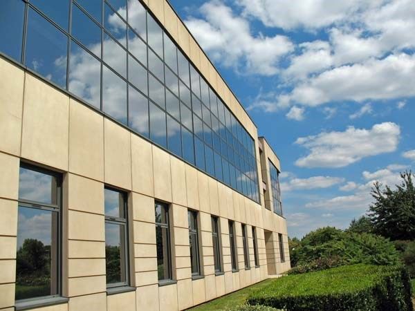 CBRE vous propose à louer un entrepôt/local d'act