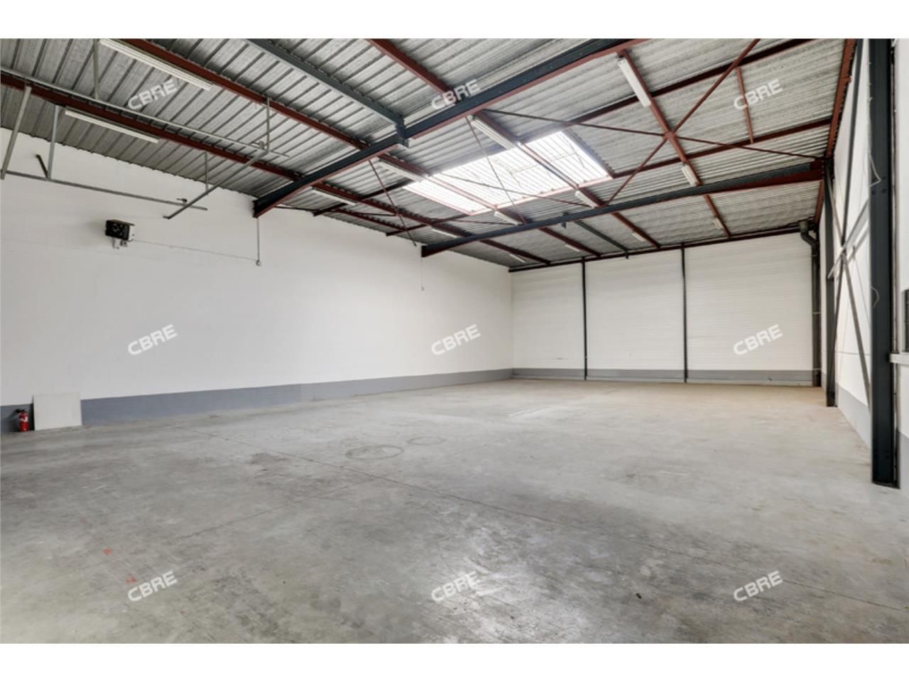 LOGISTIQUE URBAINE - CBRE vous propose à louer un