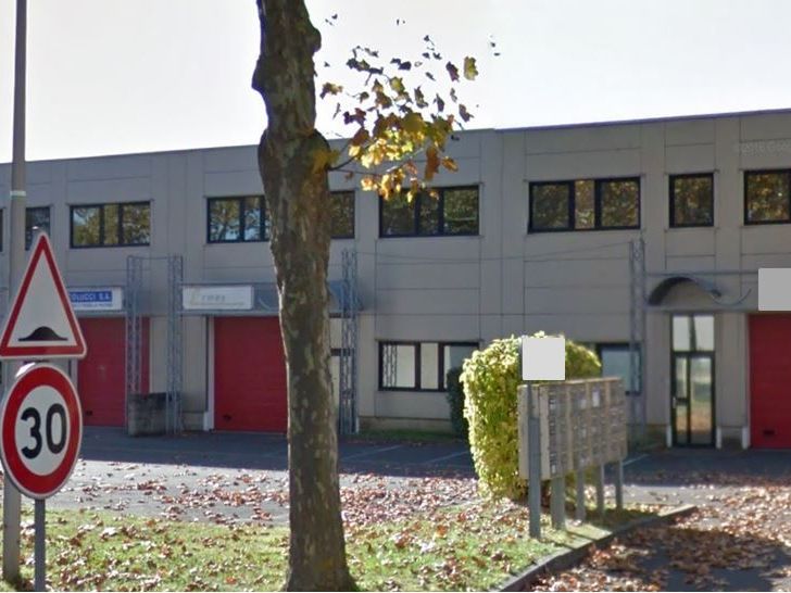 CBRE vous propose à louer trois lots d'activités 