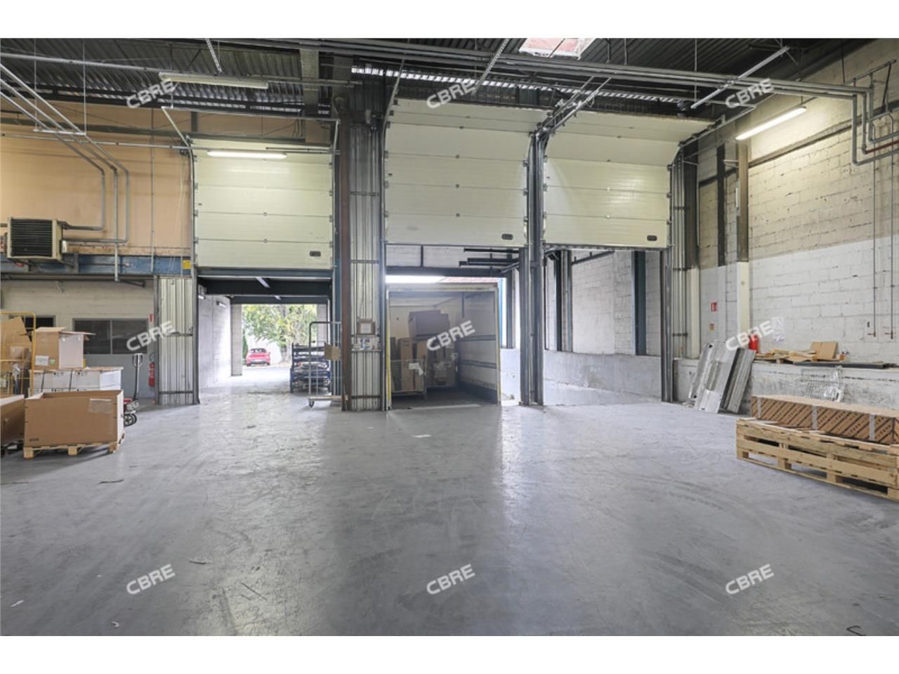CBRE vous propose à louer un entrepôt/local d'act