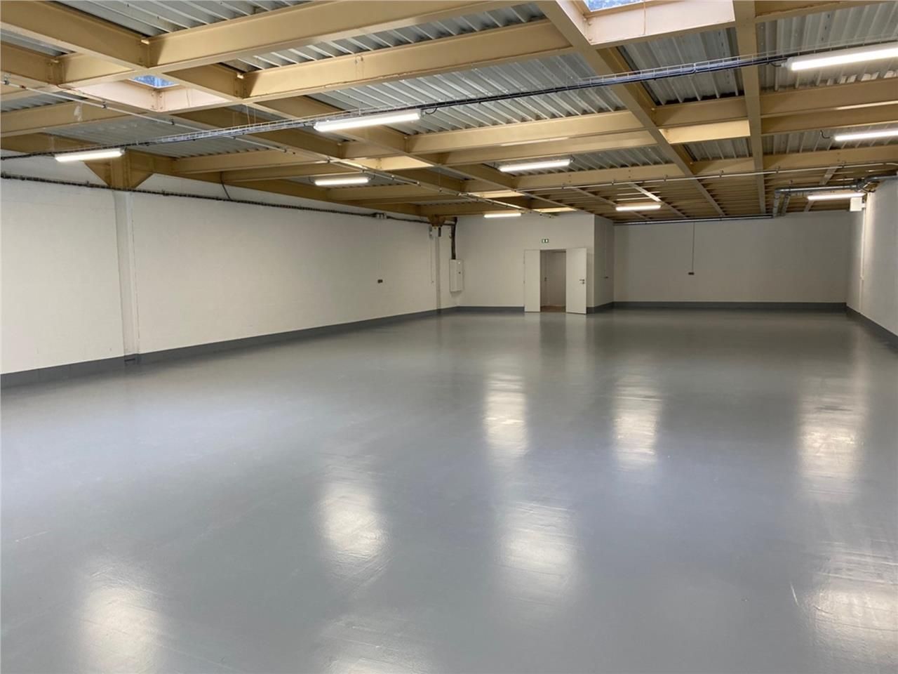 CBRE vous propose à louer un entrepôt/local d'act