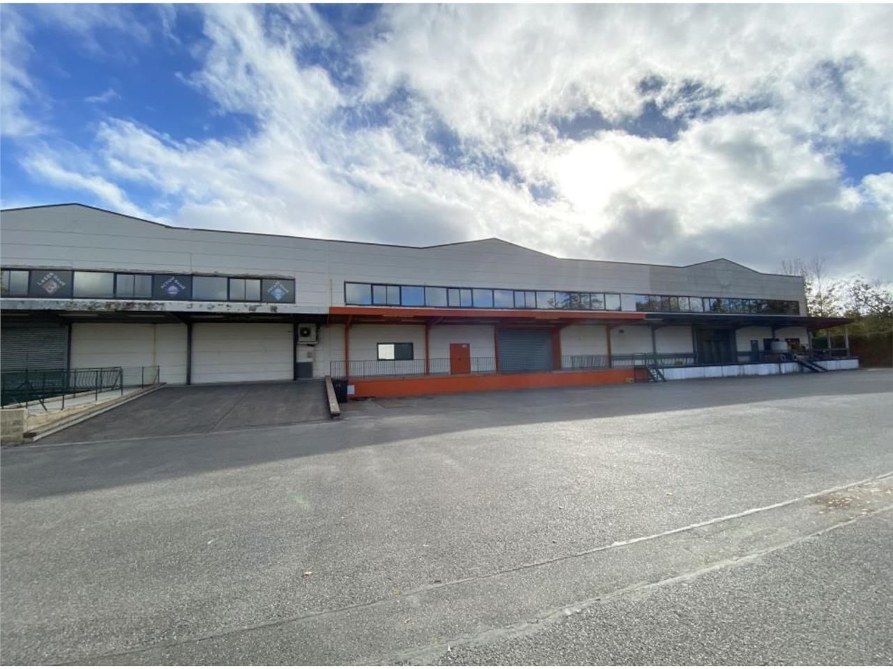 CBRE vous propose à louer un entrepôt/local d'act