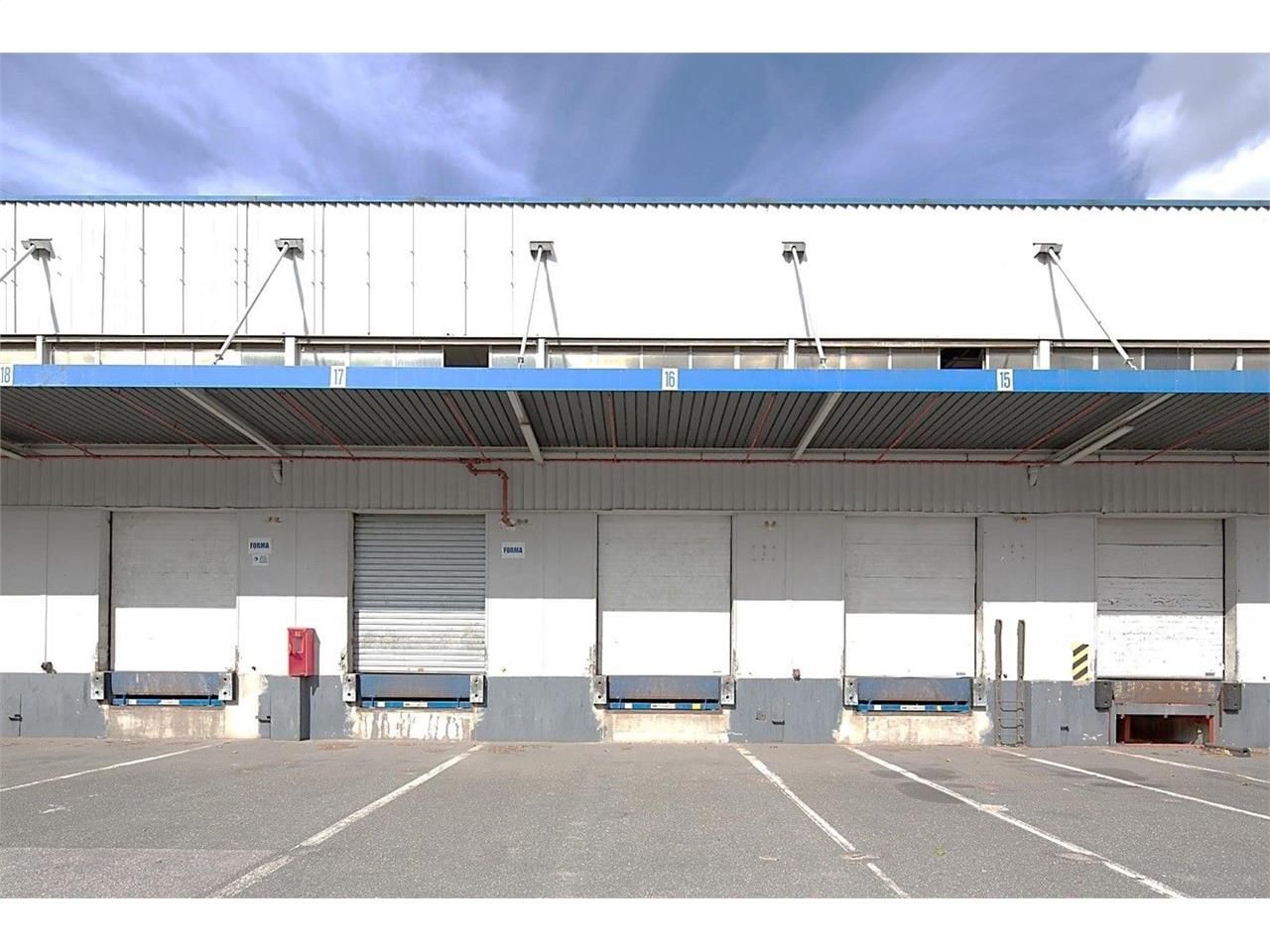 CBRE vous propose à louer, un entrepôt situé  sur