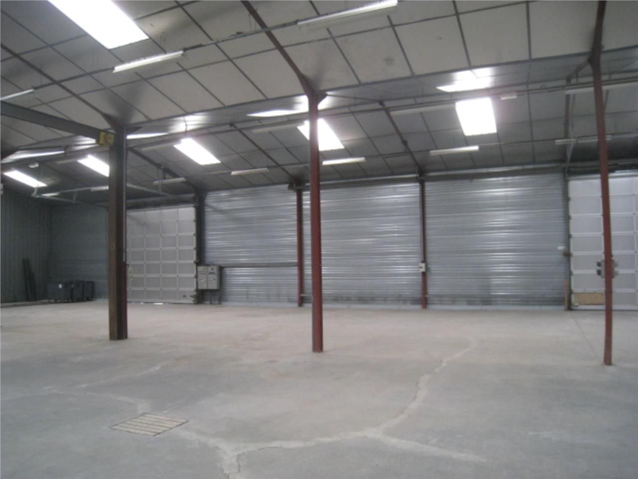 CBRE vous propose à louer, un bâtiment indépendan