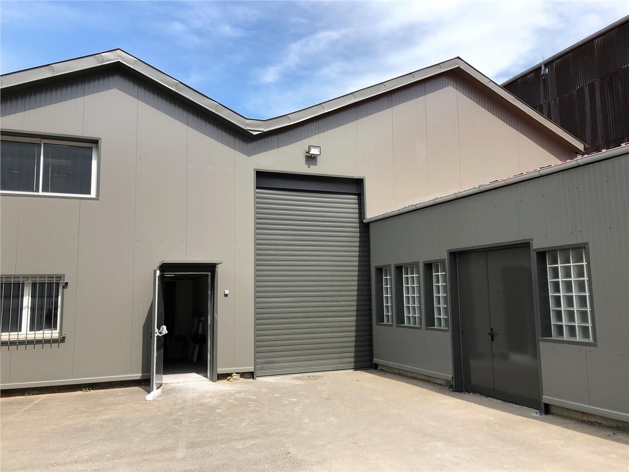 LOGISTIQUE URBAINE - A LOUER - CBRE vous propose 