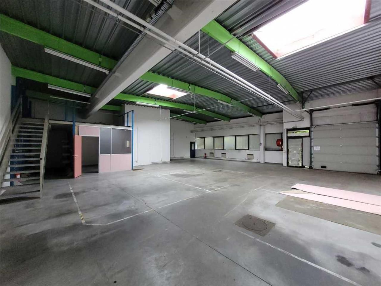 CBRE vous propose à louer un entrepôt/local d'act