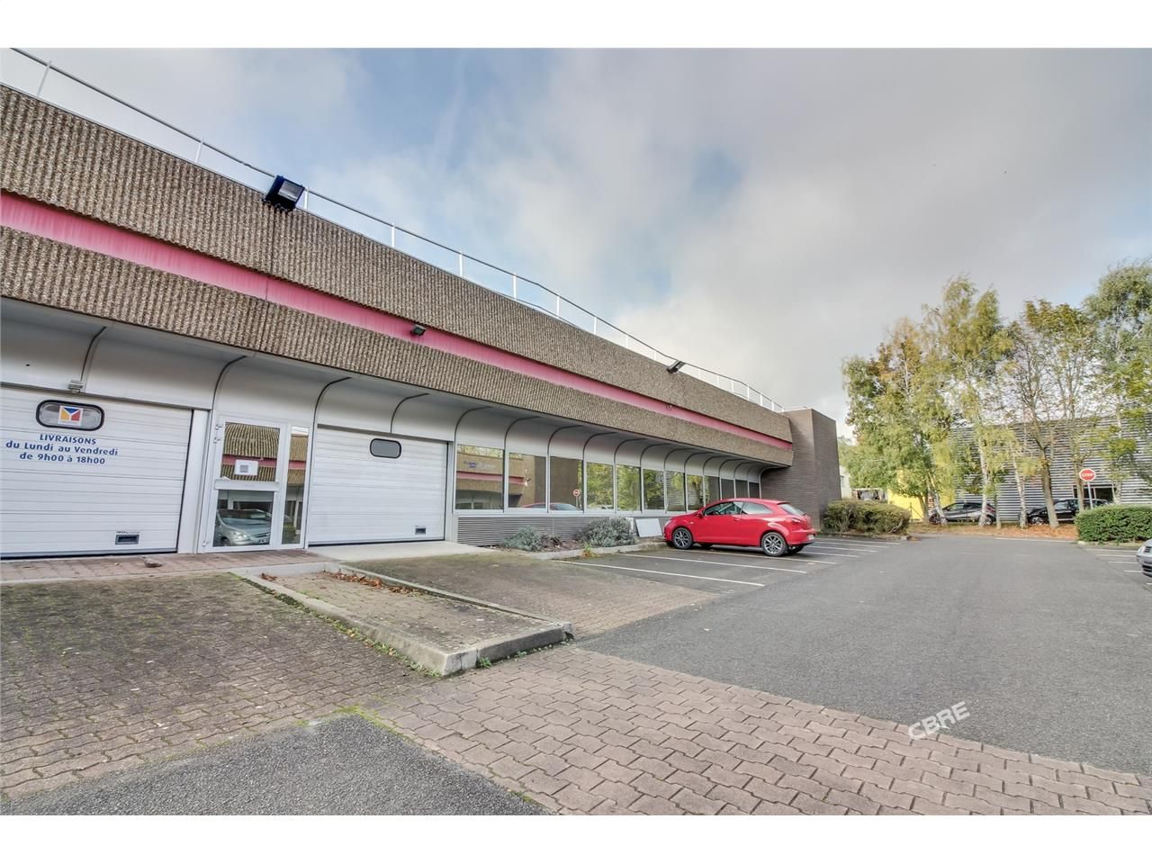 CBRE vous propose à louer, un entrepôt/local d'ac