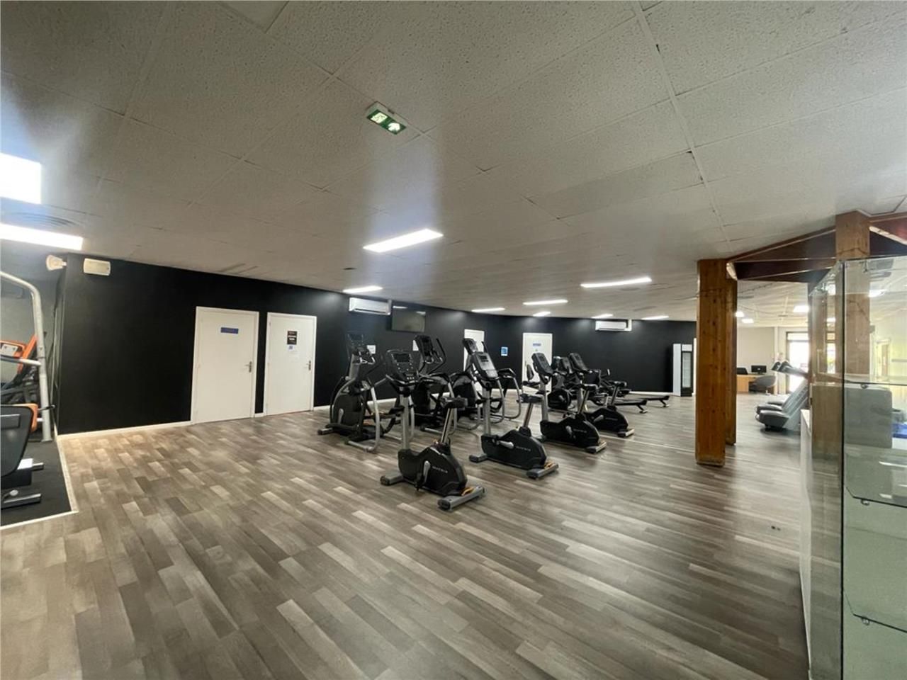 A VENDRE OU A LOUER - CBRE vous propose, sur la c