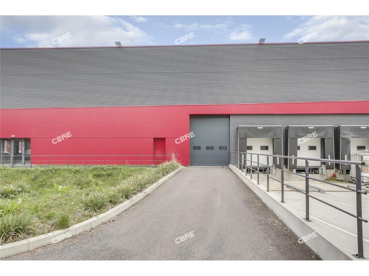 CBRE vous propose à louer, un entrepôt/local d'ac