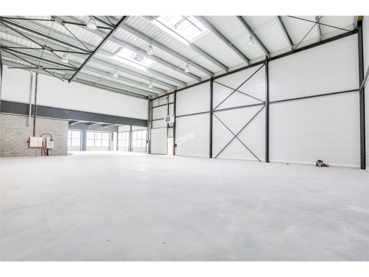 CBRE vous propose à louer, un entrepôt/local d'ac