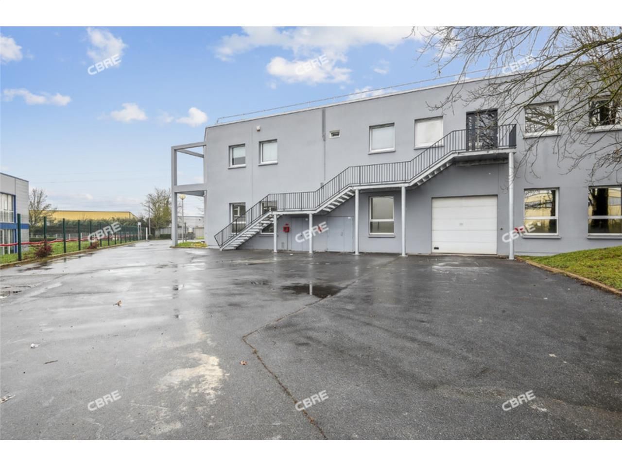 A LOUER - CBRE vous propose  sur la commune de Ma